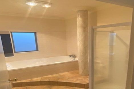 Photo of property in 2 Portchester Close, Bethlehem, Tauranga, 3110