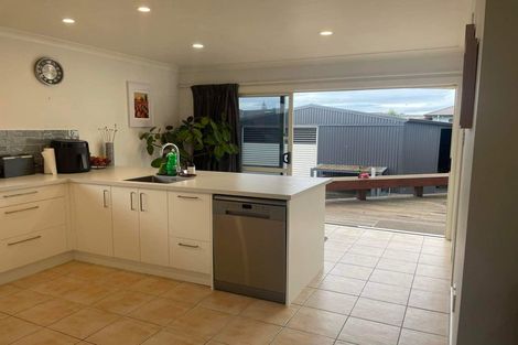 Photo of property in 15 Henley Crescent, Pirimai, Napier, 4112