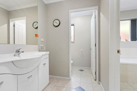 Photo of property in 16 Toledo Avenue, Henderson, Auckland, 0612