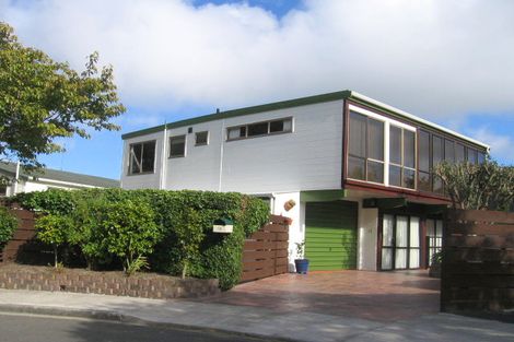 Photo of property in 12 Ramsey Place, Karori, Wellington, 6012