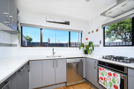 Photo of property in 633 Swanson Road, Swanson, Auckland, 0612