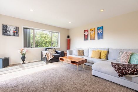 Photo of property in 28 Simpson Crescent, Raumati Beach, Paraparaumu, 5032