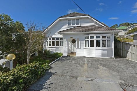 Photo of property in 26 Woburn Road, Northland, Wellington, 6012