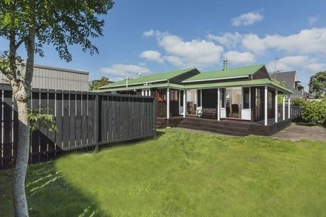 Photo of property in 1/53a Hattaway Avenue, Bucklands Beach, Auckland, 2012