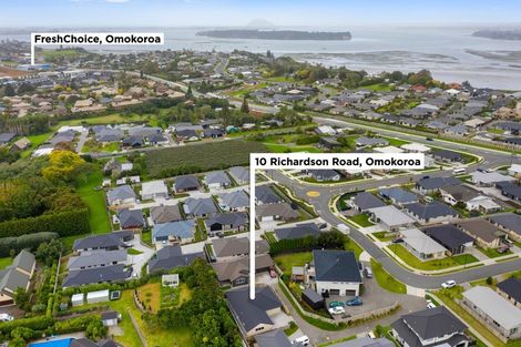 Photo of property in 10 Richardson Road, Omokoroa, 3114