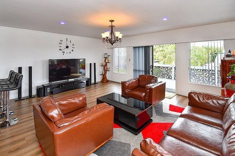 Photo of property in 14 Lowburn Place, Clover Park, Auckland, 2019