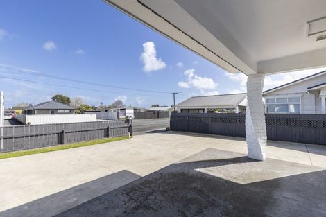 Photo of property in 27 Tukapa Street, Westown, New Plymouth, 4310