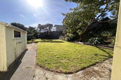 Photo of property in 2 Cambridge Street, Gonville, Whanganui, 4501