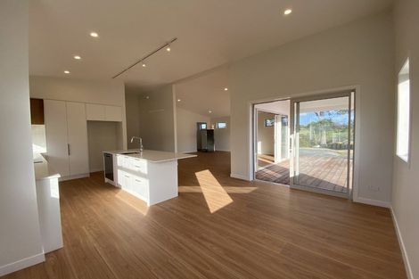 Photo of property in 37 Kia Kaha Drive, Snells Beach, 0920