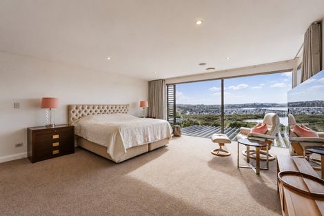 Photo of property in 28 Mansion Court, West Harbour, Auckland, 0618