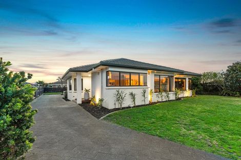 Photo of property in 16 Luculia Drive, Mount Maunganui, 3116