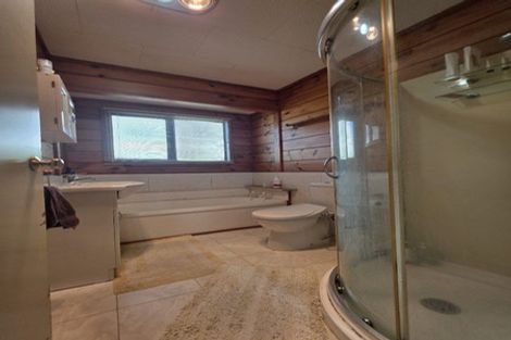 Photo of property in 1/12 Woodall Place, Totara Vale, Auckland, 0627