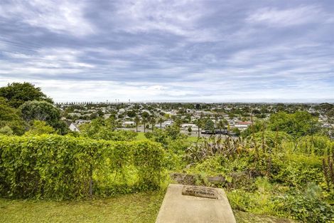 Photo of property in 4 Oliver Road, Hospital Hill, Napier, 4110