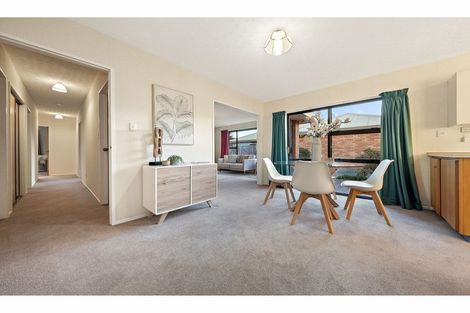 Photo of property in 5 Elsom Lane, Avonhead, Christchurch, 8042