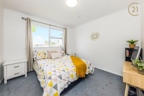 Photo of property in 35 Tairere Crescent, Rosehill, Papakura, 2113