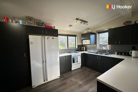 Photo of property in 307 Main South Road, Green Island, Dunedin, 9018