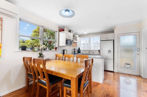 Photo of property in 7 Bayside Avenue, Te Atatu Peninsula, Auckland, 0610