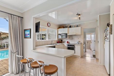 Photo of property in 85 Glenmore Road, Sunnyhills, Auckland, 2010