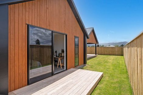 Photo of property in 6 Kakariki Crescent, Carterton, 5713