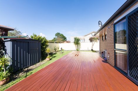 Photo of property in 4a School Road, Te Atatu South, Auckland, 0610