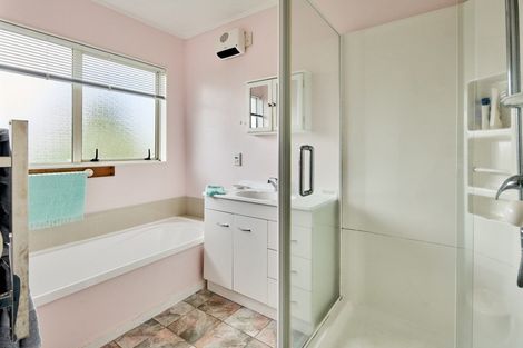 Photo of property in 12a Vaucluse Avenue, Paraparaumu Beach, Paraparaumu, 5032