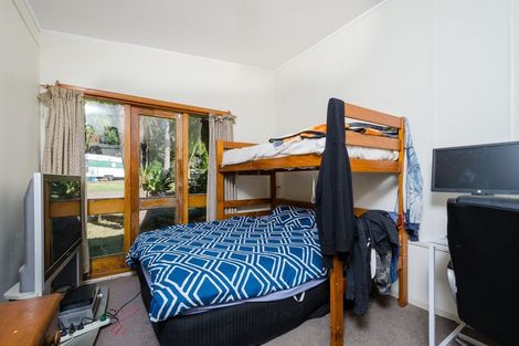 Photo of property in 136 Horsman Road, Waitakere, Henderson, 0782