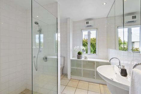 Photo of property in 51 Glandovey Road, Fendalton, Christchurch, 8052