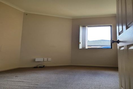 Photo of property in 8 Bokeen Lane, Flat Bush, Auckland, 2019