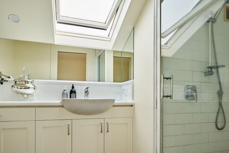 Photo of property in 52 Central Terrace, Kelburn, Wellington, 6012