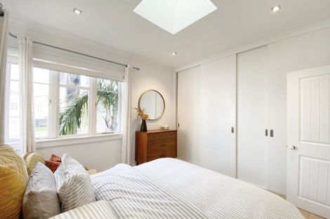 Photo of property in 4/64 Victoria Road, Devonport, Auckland, 0624