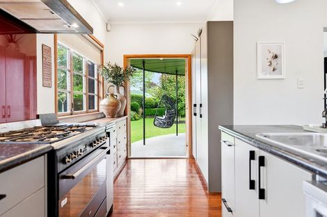 Photo of property in 27 Alfred Street, Fairfield, Hamilton, 3214