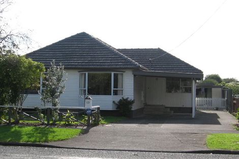 Photo of property in 13 Yeovil Road, Te Atatu Peninsula, Auckland, 0610