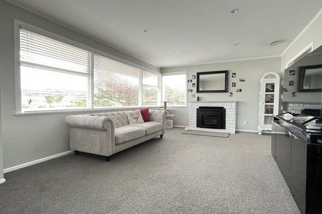 Photo of property in 11 Cara Crescent, Paparangi, Wellington, 6037