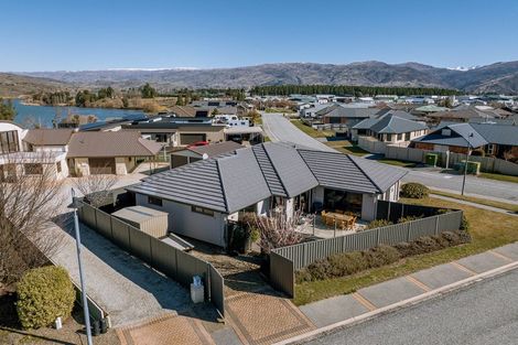 Photo of property in 28 Matthews Crescent, Cromwell, 9310