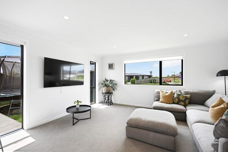 Photo of property in 25 Kimbrae Drive, Rototuna North, Hamilton, 3210