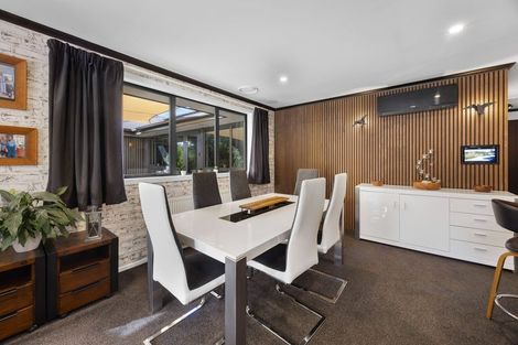 Photo of property in 10 Jack Young Place, Albert Town, Wanaka, 9305