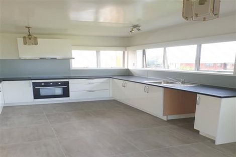 Photo of property in 86 Gossamer Drive, Pakuranga Heights, Auckland, 2010