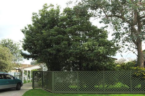 Photo of property in 16 Sutton Avenue, Clive, 4102