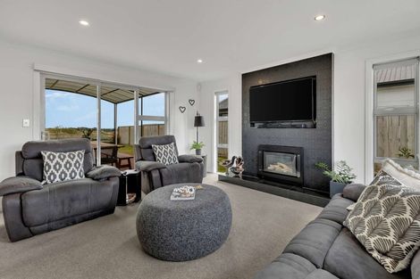 Photo of property in 27 Silicon Way, Fitzherbert, Palmerston North, 4410