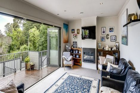 Photo of property in 49 Chaucer Road, Hospital Hill, Napier, 4110