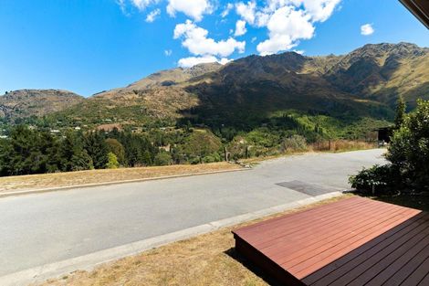 Photo of property in 2/4 Redfern Terrace, Arthurs Point, Queenstown, 9371