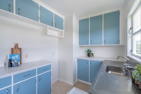 Photo of property in 2 Atua Street, Waikanae Beach, Waikanae, 5036