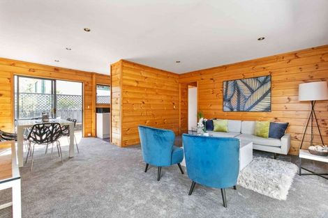 Photo of property in 39 Catalina Crescent, Forrest Hill, Auckland, 0620