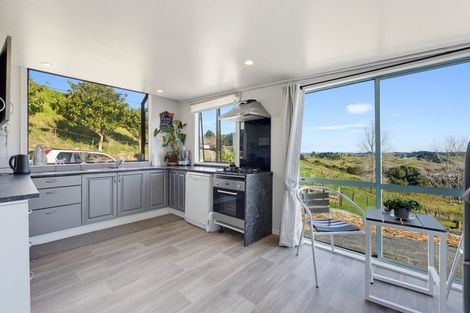 Photo of property in 63 Porter Road, Paparoa, 0571