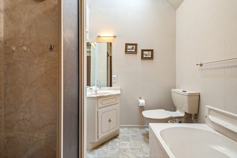 Photo of property in 2 Kent Lodge Avenue, Avonhead, Christchurch, 8042