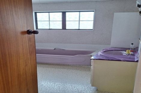 Photo of property in 11 Chartwell Drive, Eltham, 4322