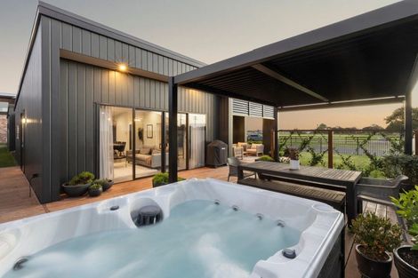 Photo of property in 77 Vogel Street, Cambridge, 3434