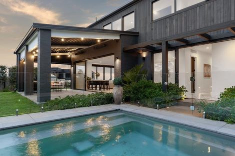 Photo of property in 9 Ridgelea Road, Long Bay, Albany, 0792