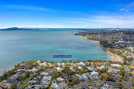 Photo of property in 2/19 Churchill Road, Murrays Bay, Auckland, 0630