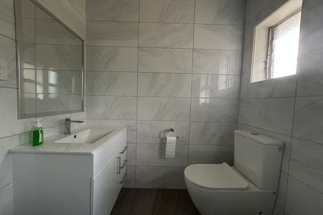 Photo of property in 1/32 Northcote Road, Takapuna, Auckland, 0622